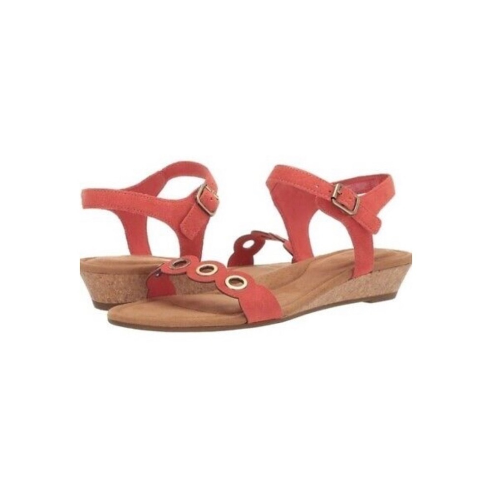 🆕 Koolaburra UGG Leira leather memory foam sa…